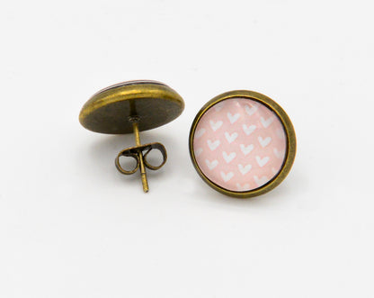 Romantische Ohrstecker mit Glas mit Rosa Herzen